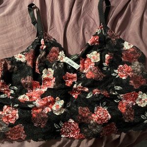 NWT Torrid lace floral bralette SZ 3 NWT